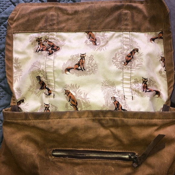 Burton backpack, fox print on the inside. - Picture 4 of 4